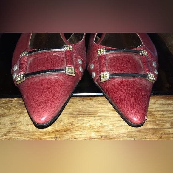 FIRST CLASS Red kitten heels - Picture 2 of 4